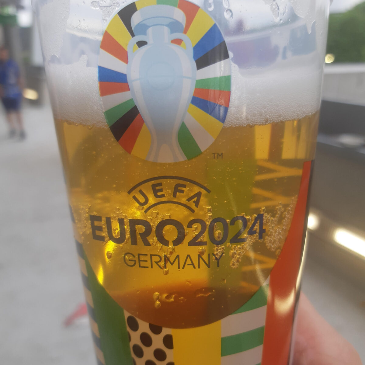 Euro 2024. Corespondență din Koln de la Daniel Nanu. Șapte euro berea, trei euro garanția la pahar
