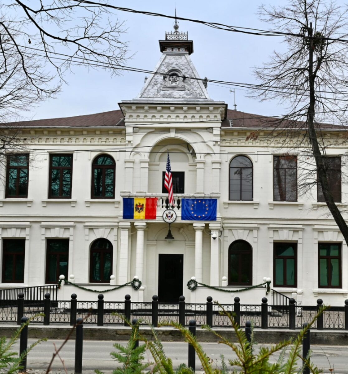 Cu cât cumpără Ambasada SUA terenul fostului Stadion Republican