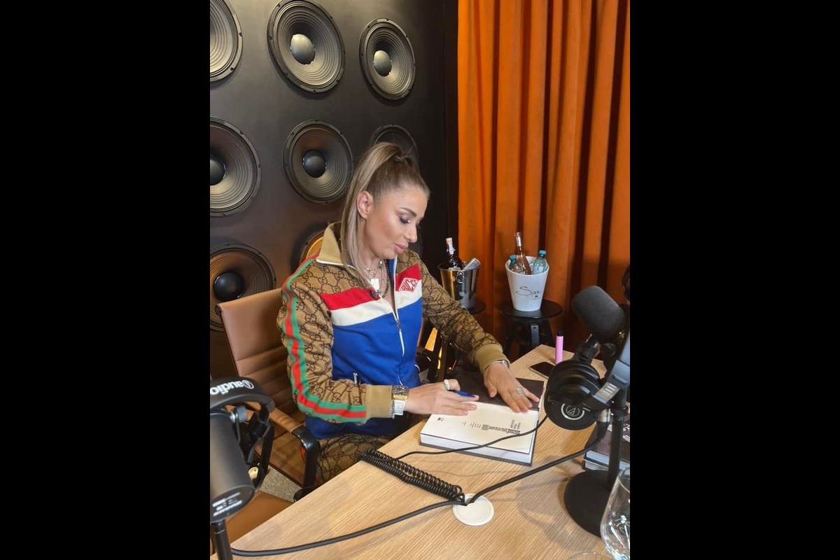 Reghecampf, prima victorie în fața Anamariei Prodan. Impresara, bună de plată