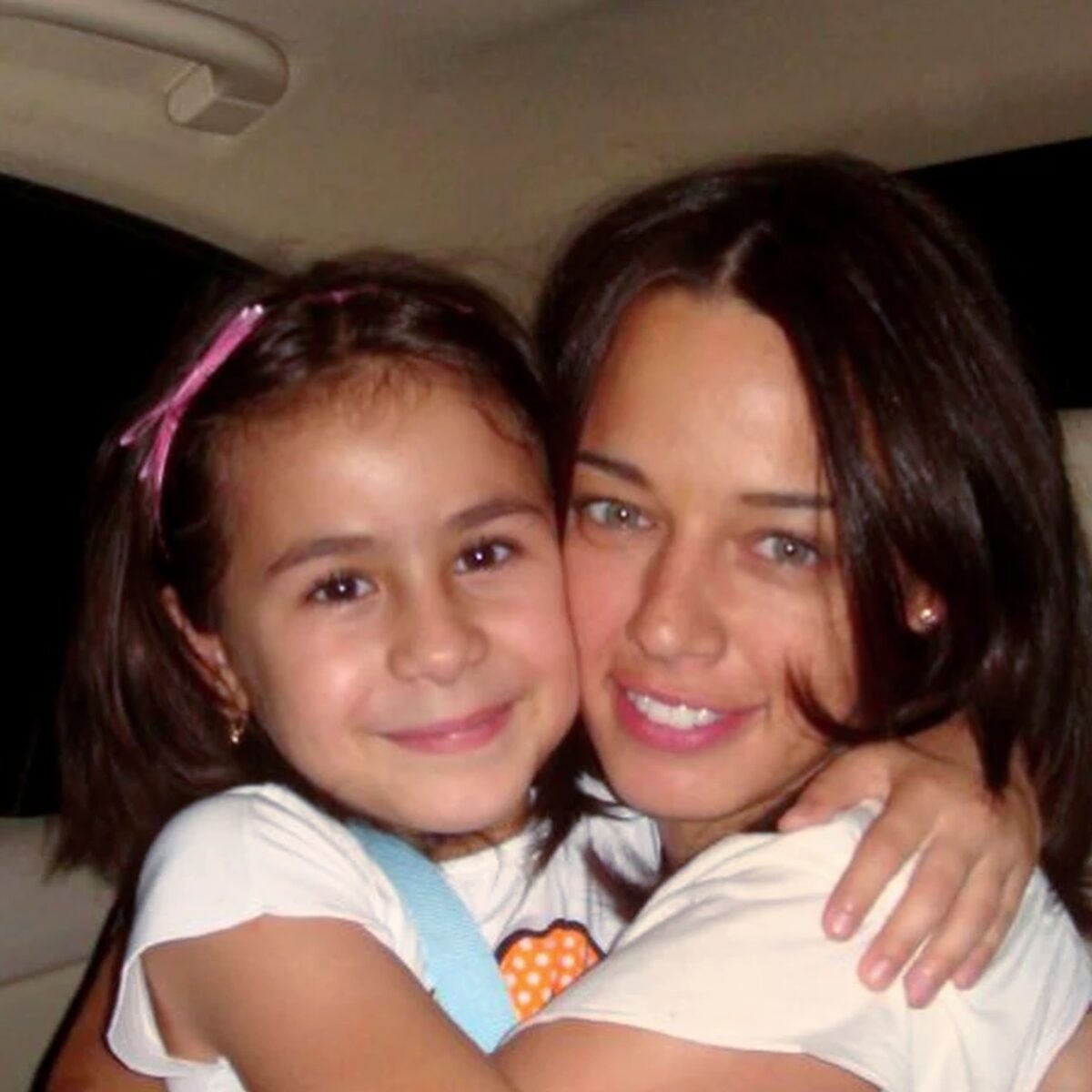 Andreea Raicu, revedere emoționantă cu Măriuca, fetița pe care a adoptat-o în urmă cu 19 ani