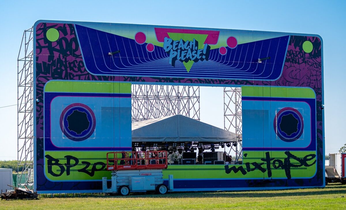 Începe Beach, Please. Este haos în Costinești. Mulți n-au mai găsit bilete