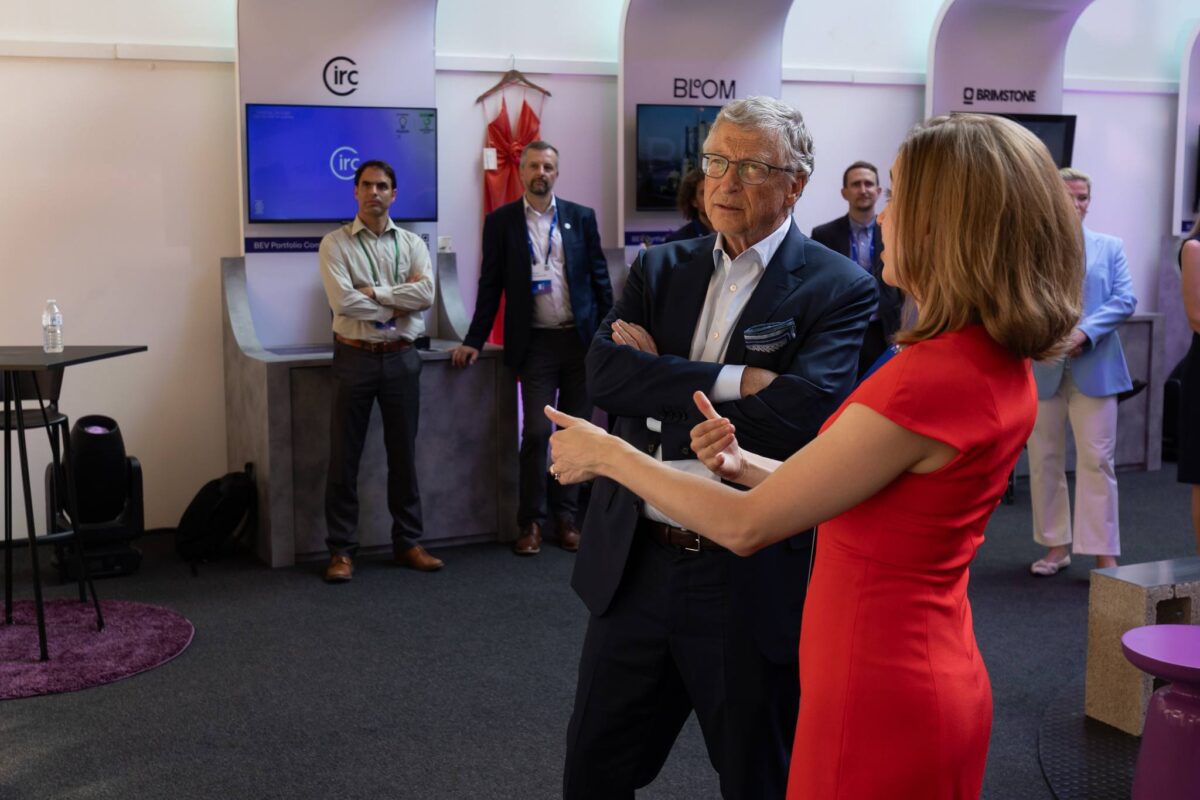 Compania Microsoft, anchetată de UE. Bill Gates plătește 20 de milioane pentru a scăpa de acuzații