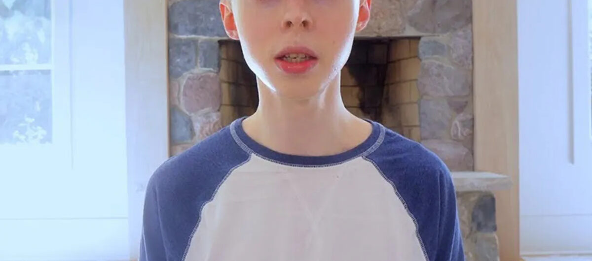 Faceți cunoștință cu bărbatul de 35 de ani care arată de 15 ani. Cum a dat timpul înapoi