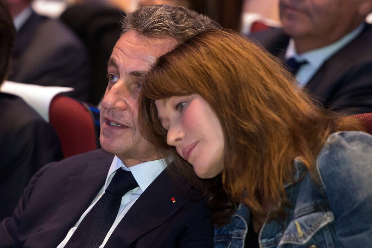 Carla Bruni, plasată sub control judiciar. Fosta Prima Doamnă este inculpată într-un dosar uriaș de corupție