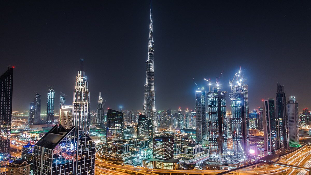 Ce riști dacă aduci o mașină din Dubai. Degeaba sunt mai ieftine...