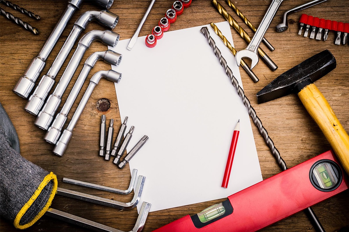 Scule și unelte indispensabile pentru casă și grădină