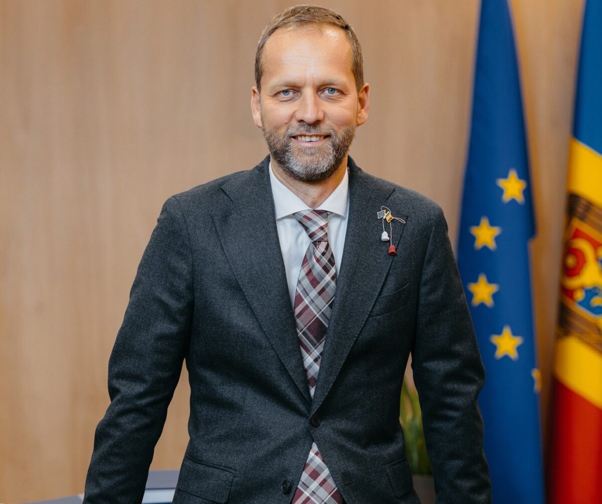 Portretul moldovenilor nostalgici după URSS, făcut de ambasadorul Janis Mazeiks