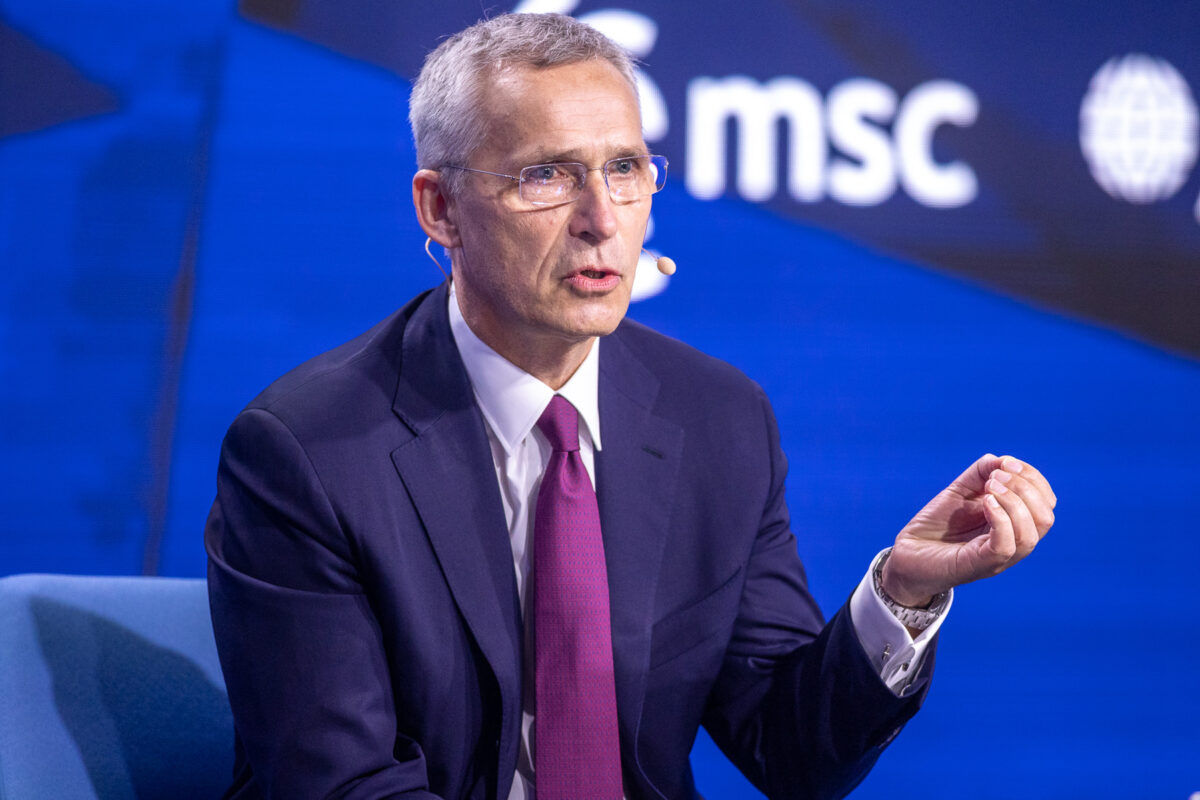 Jens Stoltenberg, fostul șef al NATO: Biden nu a vrut să intre în război pentru Ucraina