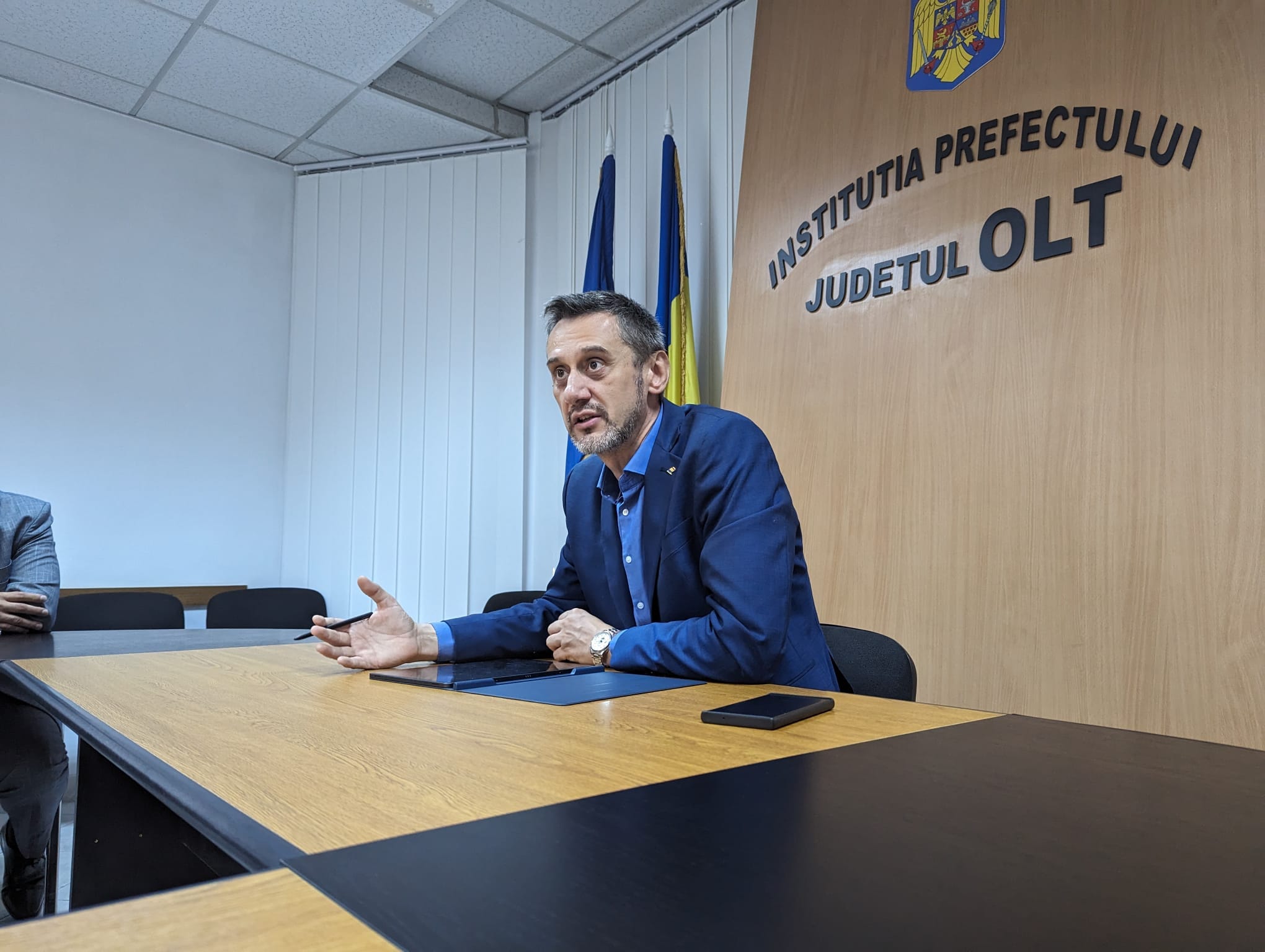 Primarul Slatinei Mario de Mezzo l-ar fi bătut pe secretarul general al instituției