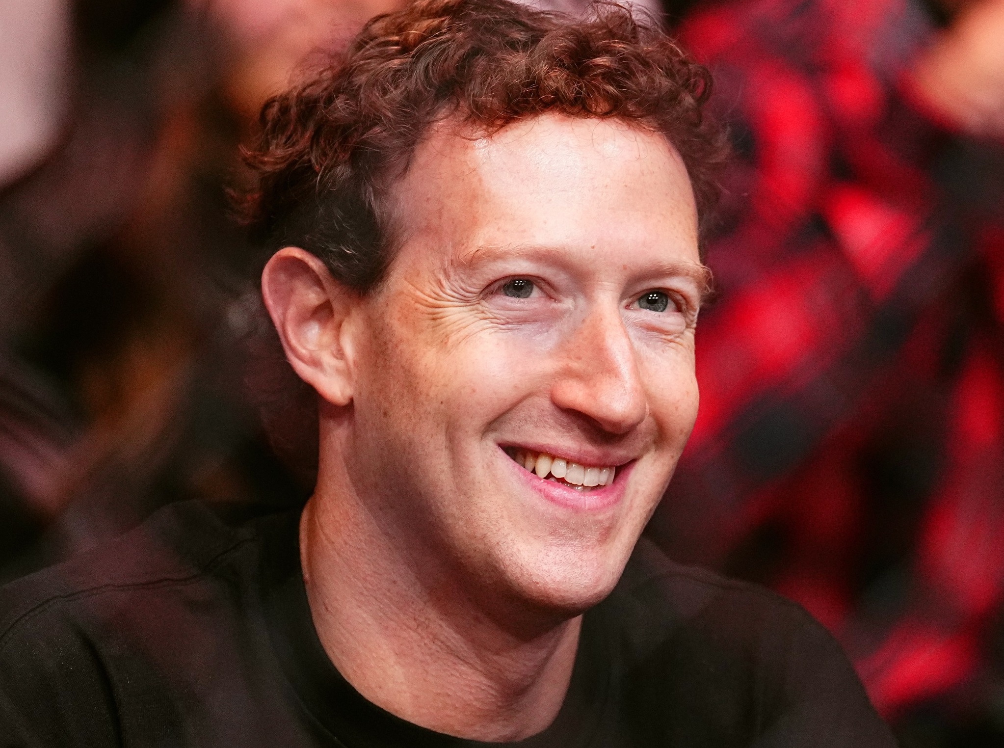 Zuckerberg se gândește să plece din California, din cauza politicilor socialiste susținute de sindicatele bugetarilor