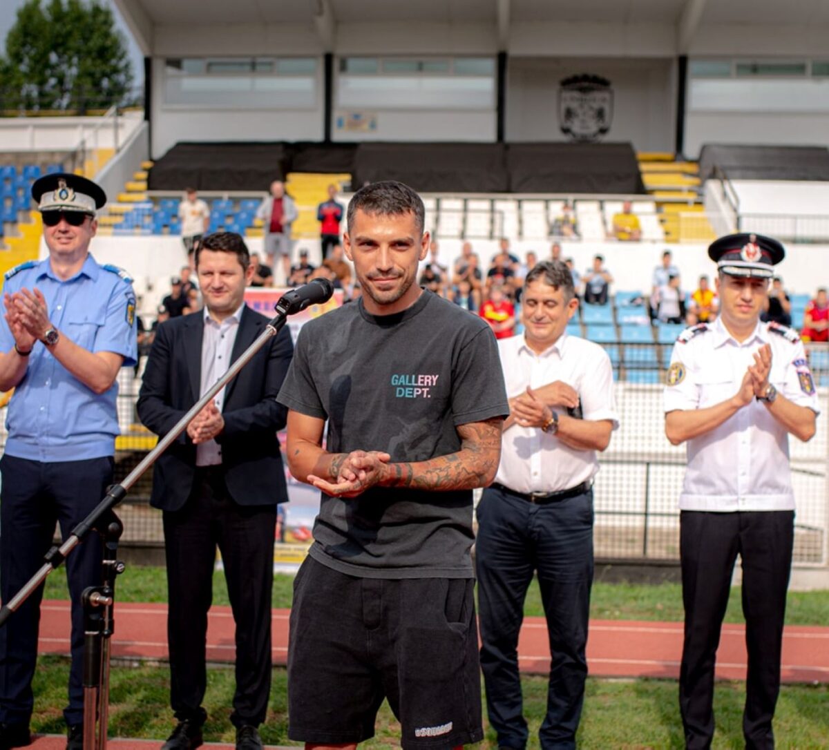 Nicolae Stanciu, gest emoționant pentru copiii din Alba Iulia