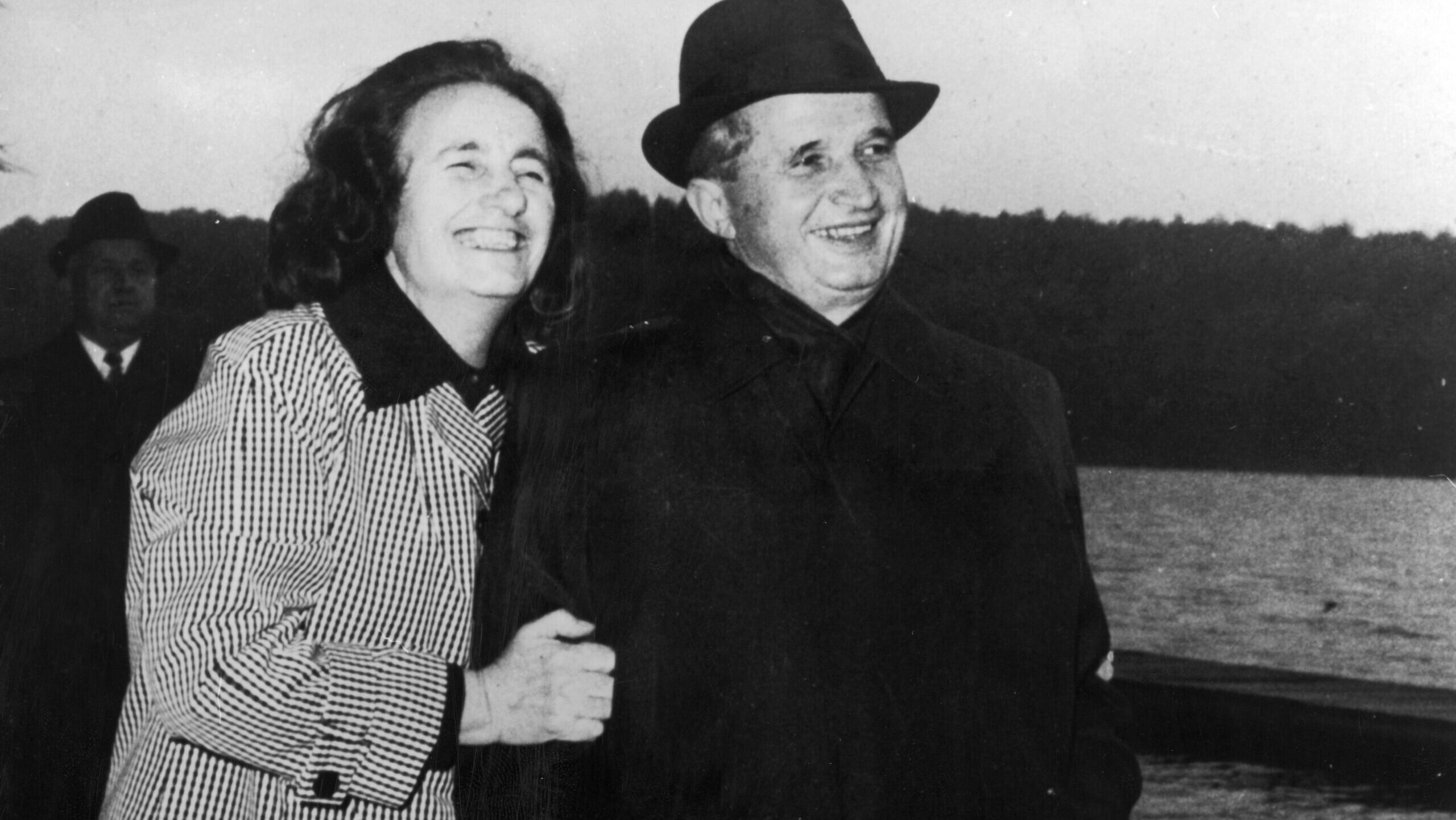 Elena Ceaușescu îi făcea cadouri vrăjitoarei Maria Câmpina. Ce voia în schimb, potrivit fiicei celebrei ghicitoare