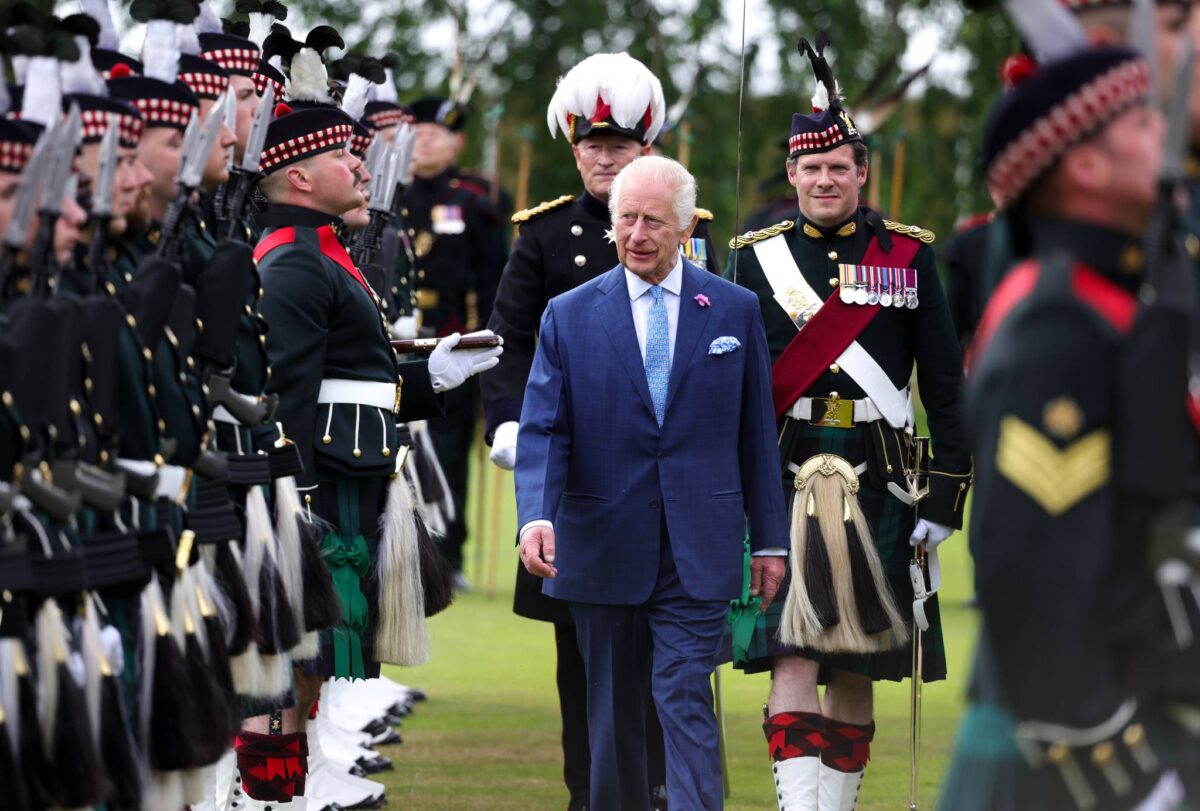 Proprietățile regale britanice și finanțarea din fonduri publice. Sumele de bani vehiculate