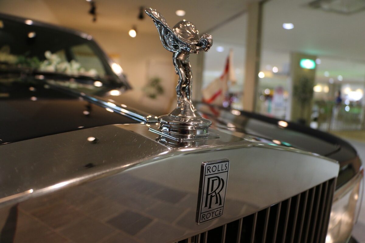 Fostul designer Rolls Royce și BMW, Ian Cameron, înjunghiat mortal în propria casă