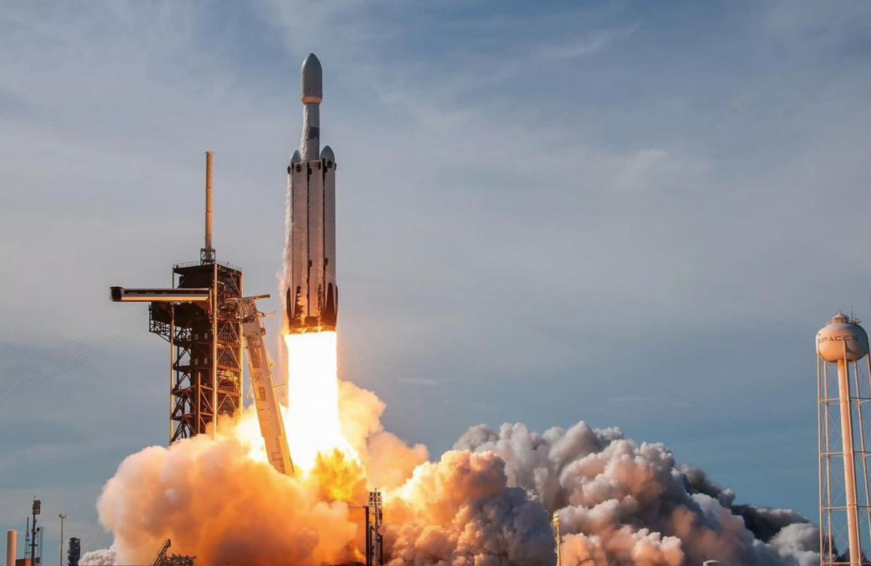 Încă un miliard de dolari de la NASA pentru SpaceX. Ce trebuie să facă compania lui Musk