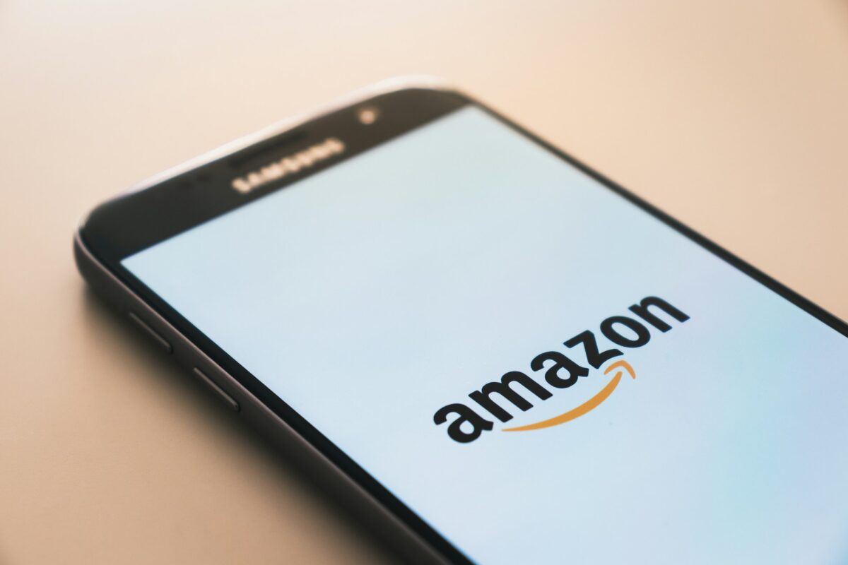 Sechestru pe conturile Amazon. Fraudă de 121 milioane de euro în Italia