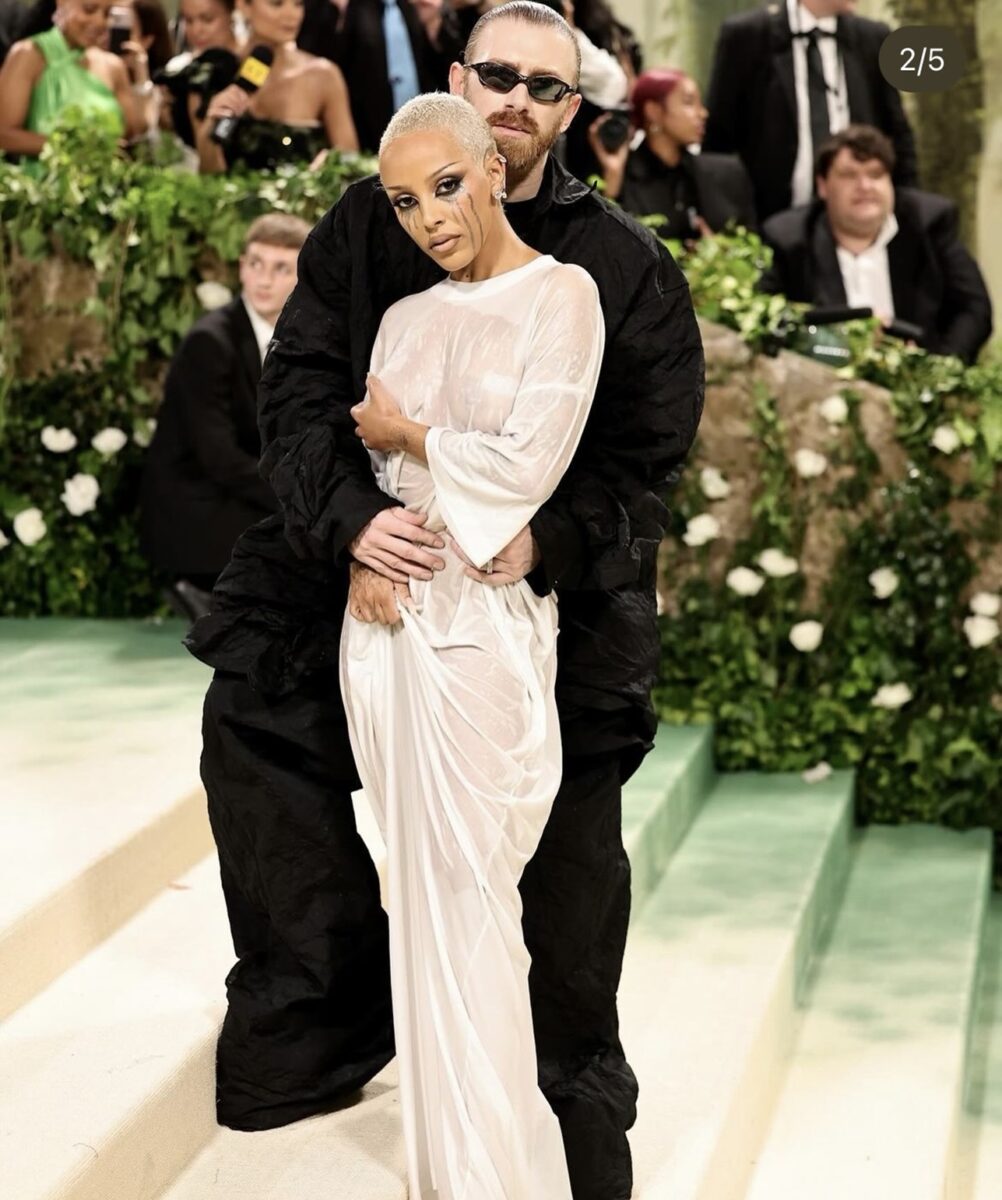 Doja Cat are o avere colosală. A învățat să cânte de una singura