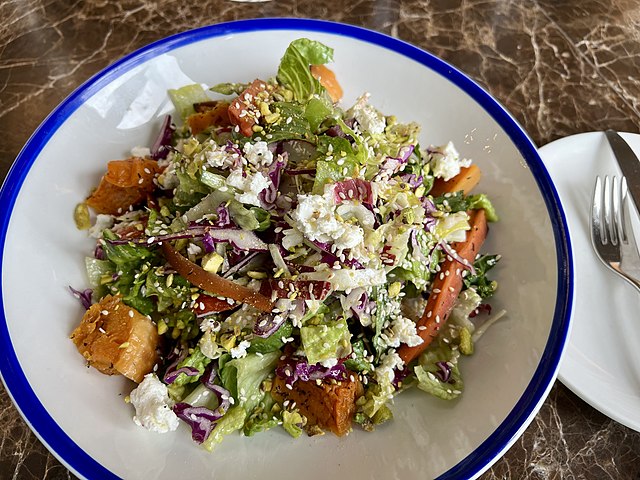 Sfaturi pentru a face o salată perfectă. Cinci pași pe care trebuie să-i urmezi