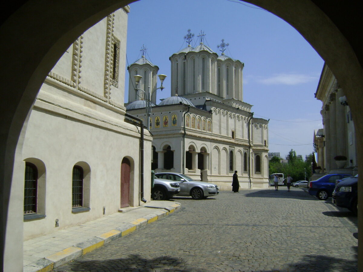 De la Cuza la Carol I: Etapele obținerii autocefaliei Bisericii Ortodoxe Române