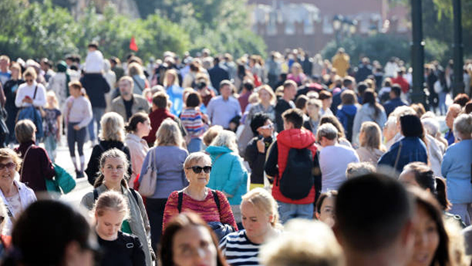 Oamenii fug din țările din Occident. Migrația, la nivel record. Valul de plecări accelerează