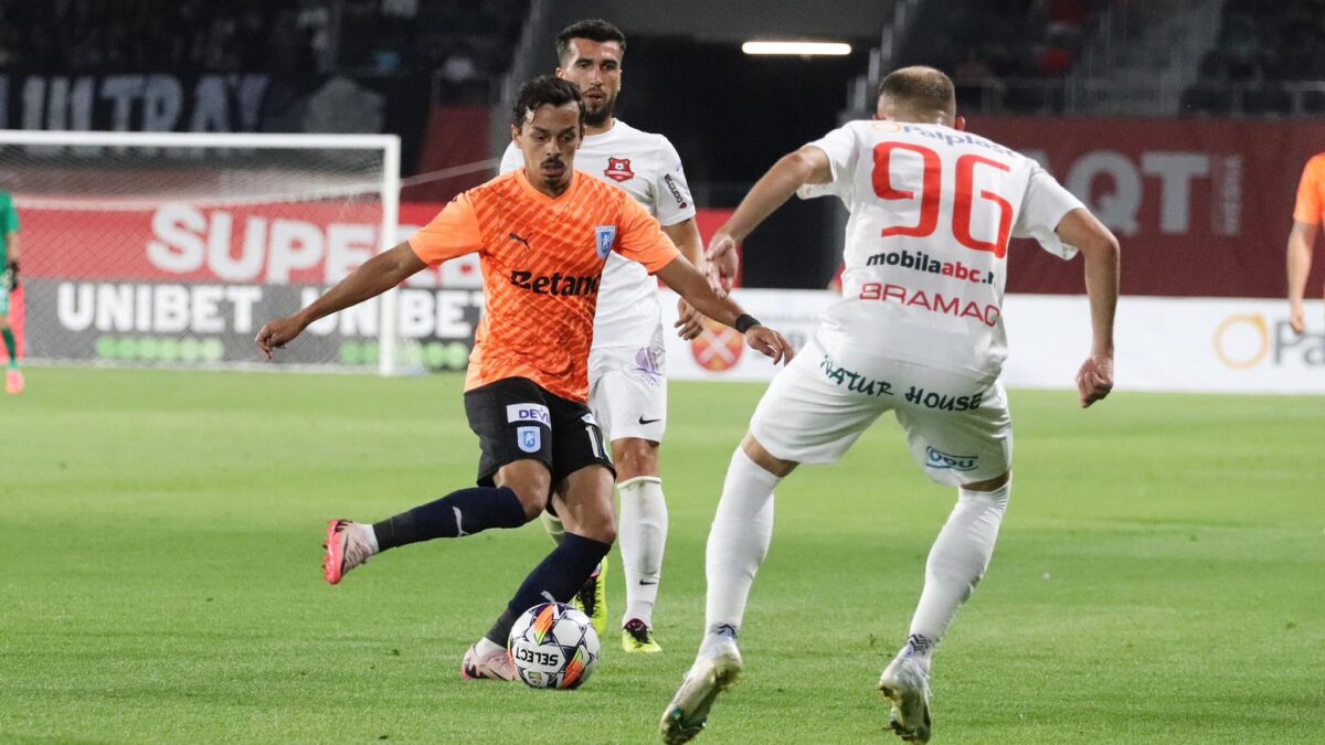 Scandal la Universitatea Craiova. Vedeta echipei ținută pe bancă la debutul în SuperLiga