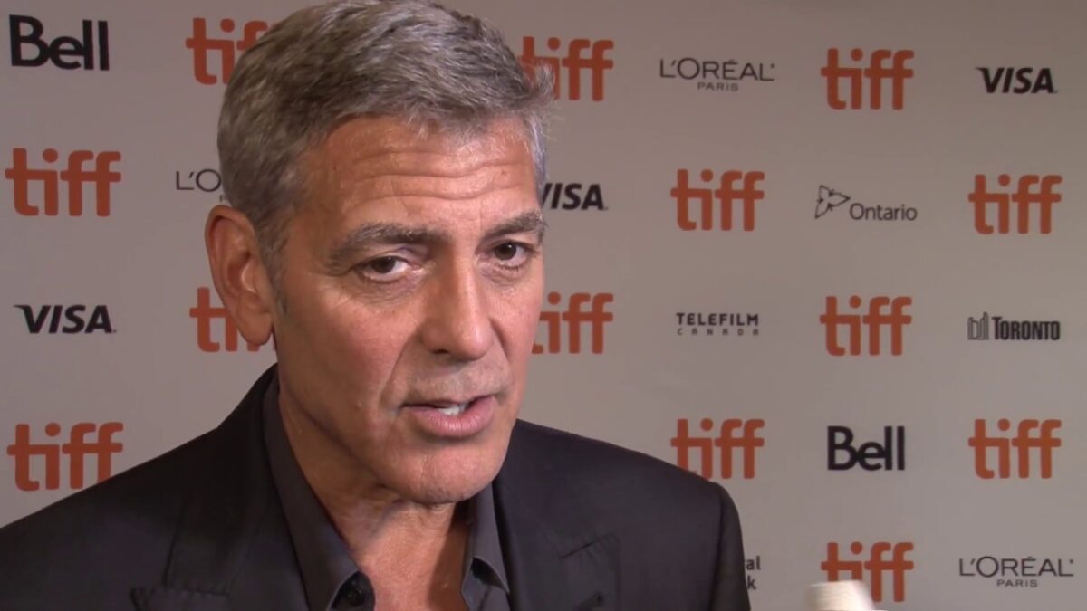 George Clooney renunță la rolurile romantice: Nu mai sărut fete în filme