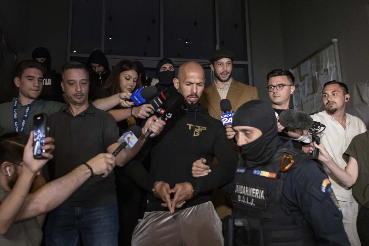 Britanicele care l-au dat în judecată pe Andrew Tate, îngrijorate că acesta ar fi protejat de SUA