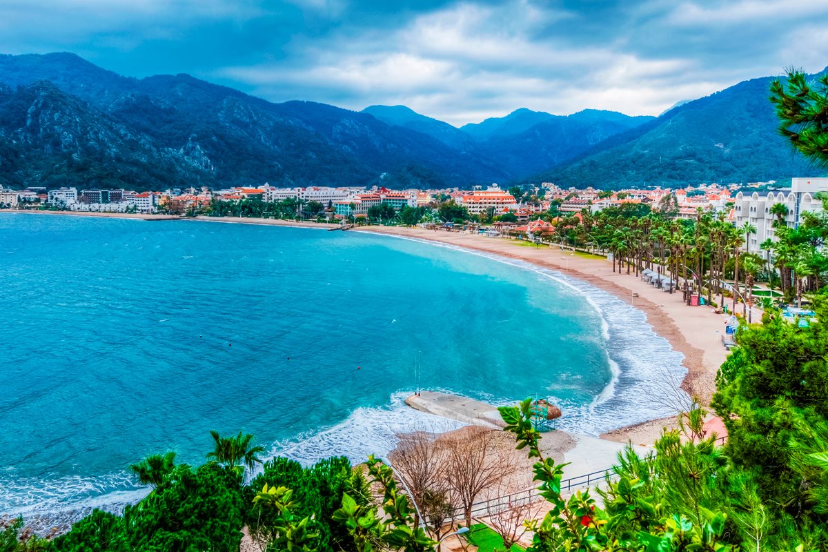 Vacanțe scumpe și destinați noi. Românii nu se uită la bani când vine vorba de ultra all inclusive