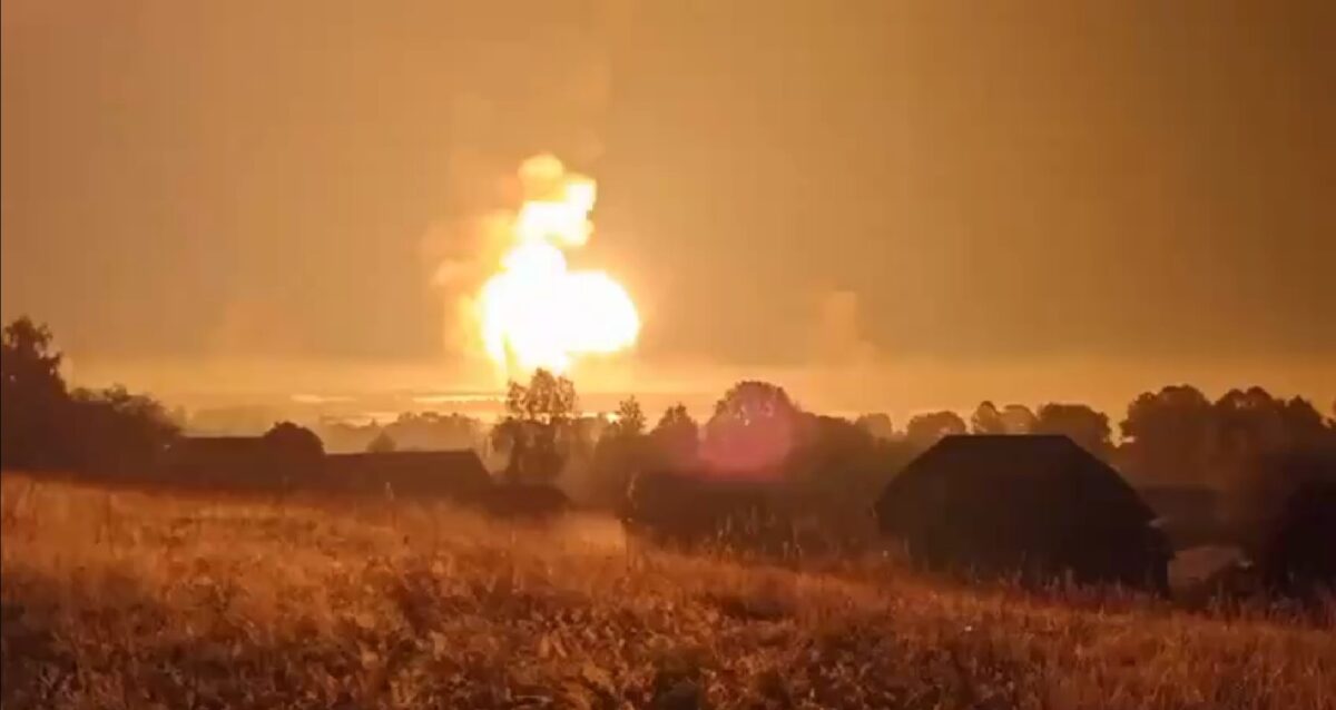 Ucraina a atacat un depozit de petrol din regiunea rusă Belgorod. Rușii anunță incendii și explozii în mai multe zone