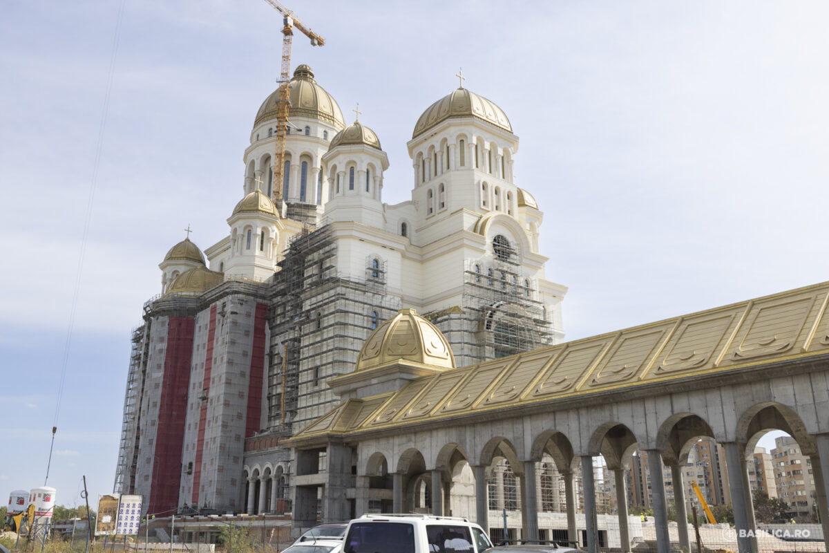 Peroneul piciorului drept al Sfântului Andrei, la București. Va fi păstrat în Catedrala Națională