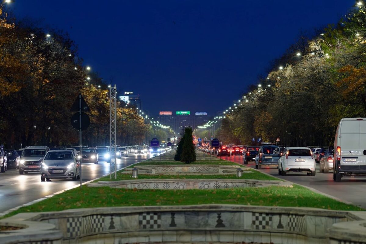 Noi artere din București vor beneficia de iluminat stradal modern
