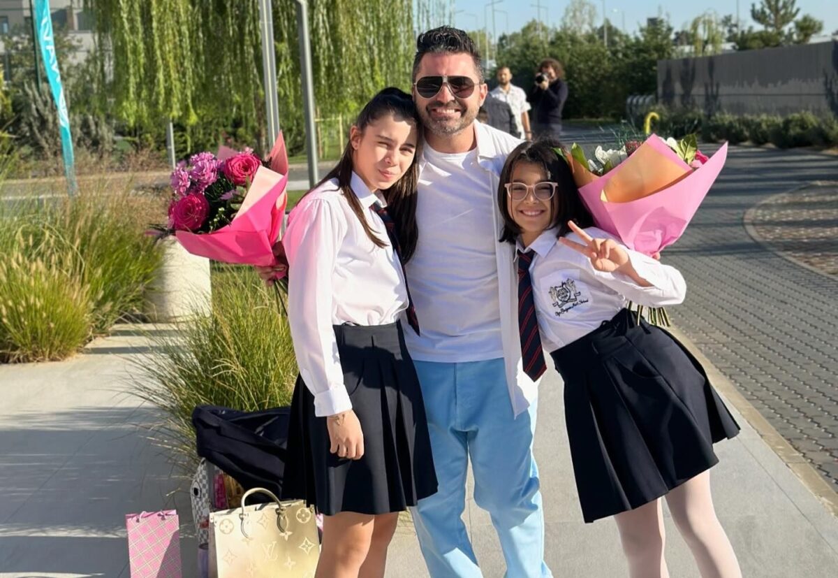 Pepe nu se uită la bani. Cât scoate din buzunar pentru școala fiicelor sale