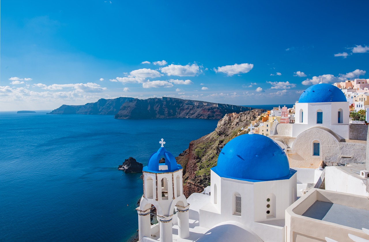 Schimbările de pe litoralul din Grecia. Ce dispare de pe plajele vizitate de români