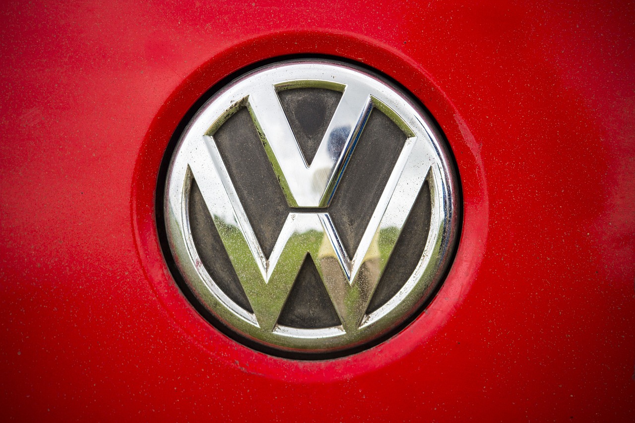 Acţionarii Volkswagen cer schimbarea modelului de afaceri al grupului, după rezultate slabe. Ce propuneri sunt