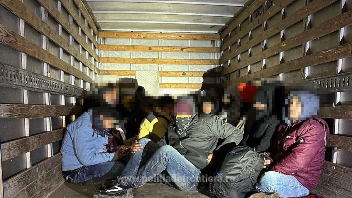 Migranții clandestini, expulzați din SUA cu avioane militare: Cea mai mare operaţiune de masă din istorie