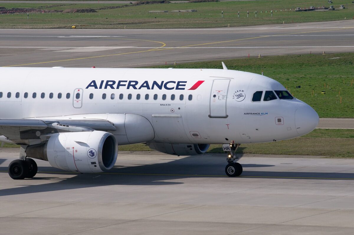 Accidentul care a schimbat aviația mondială. Povestea Zborului 358 al Air France și a celor peste 300 de supraviețuitori