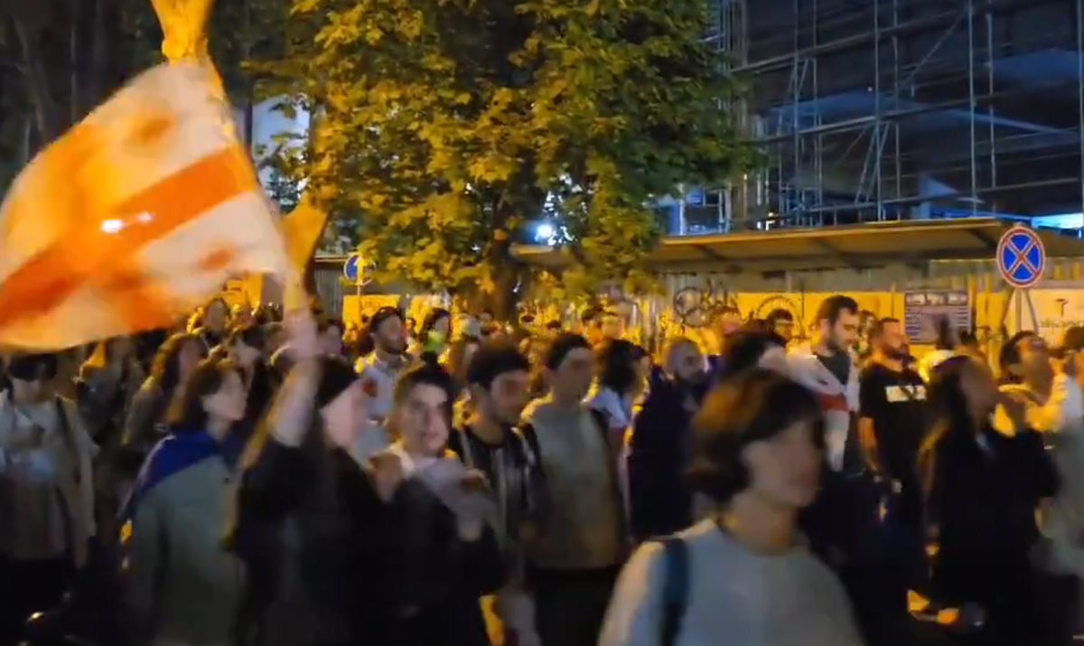 Protestele din Georgia s-au răspândit, în timp ce premierul sfidează SUA și UE