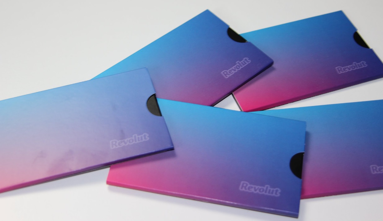 Revolut face angajări. Ce criterii trebuie să îndeplinească doritorii