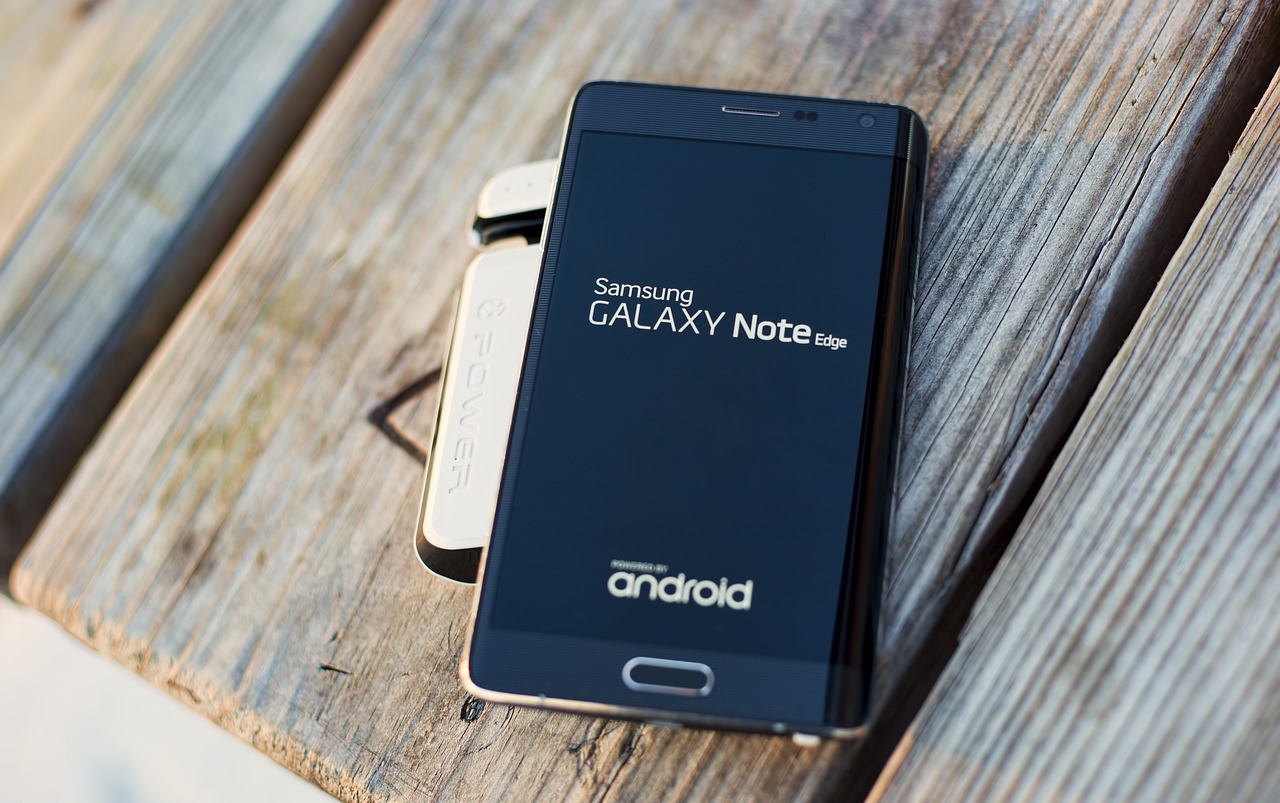 Inteligența artificială schimbă modul de funcționare al telefoanelor. Ce pregătește Samsung