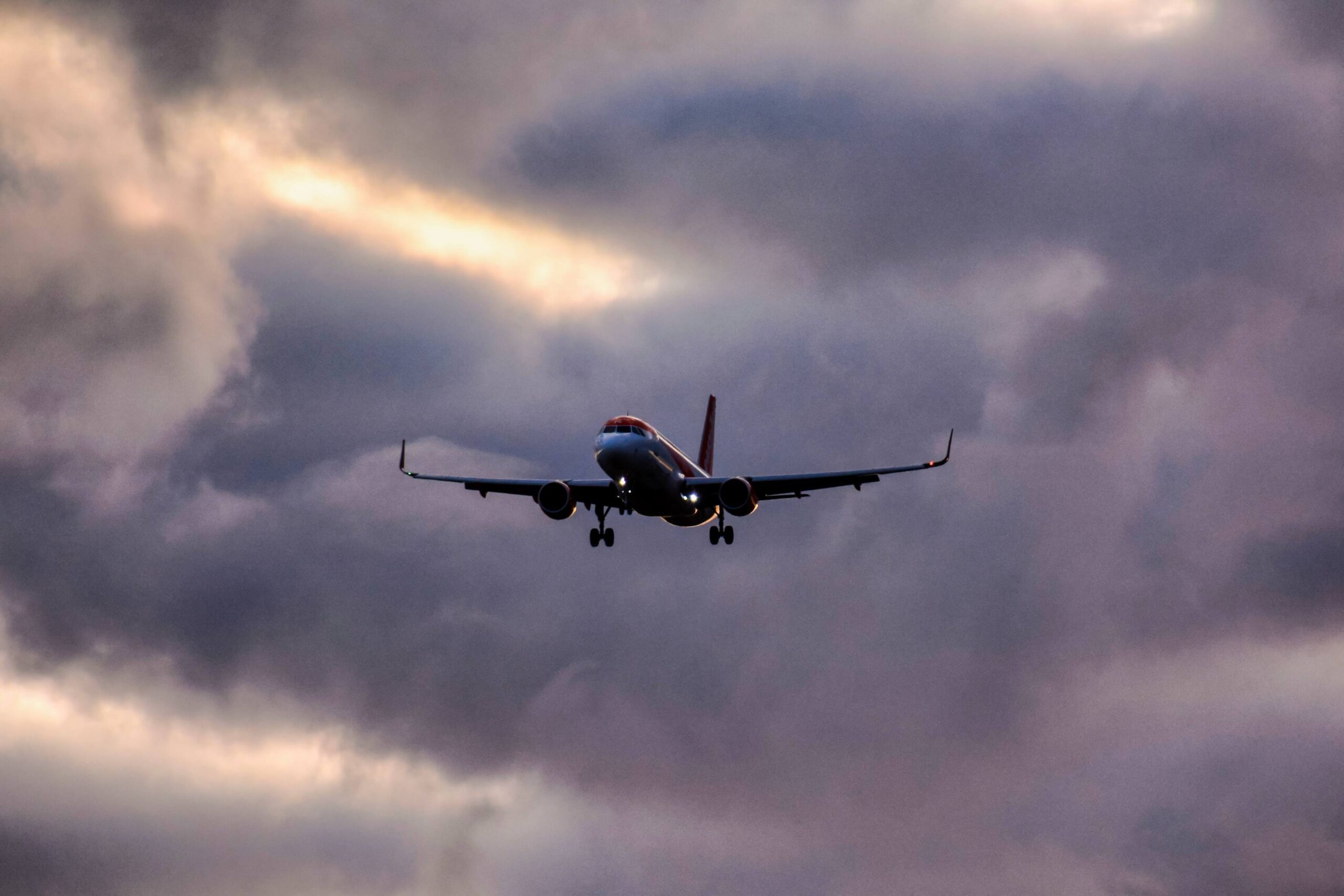 Un laptop a luat foc la bord. Ce s-a întâmplat în avionul American Airlines