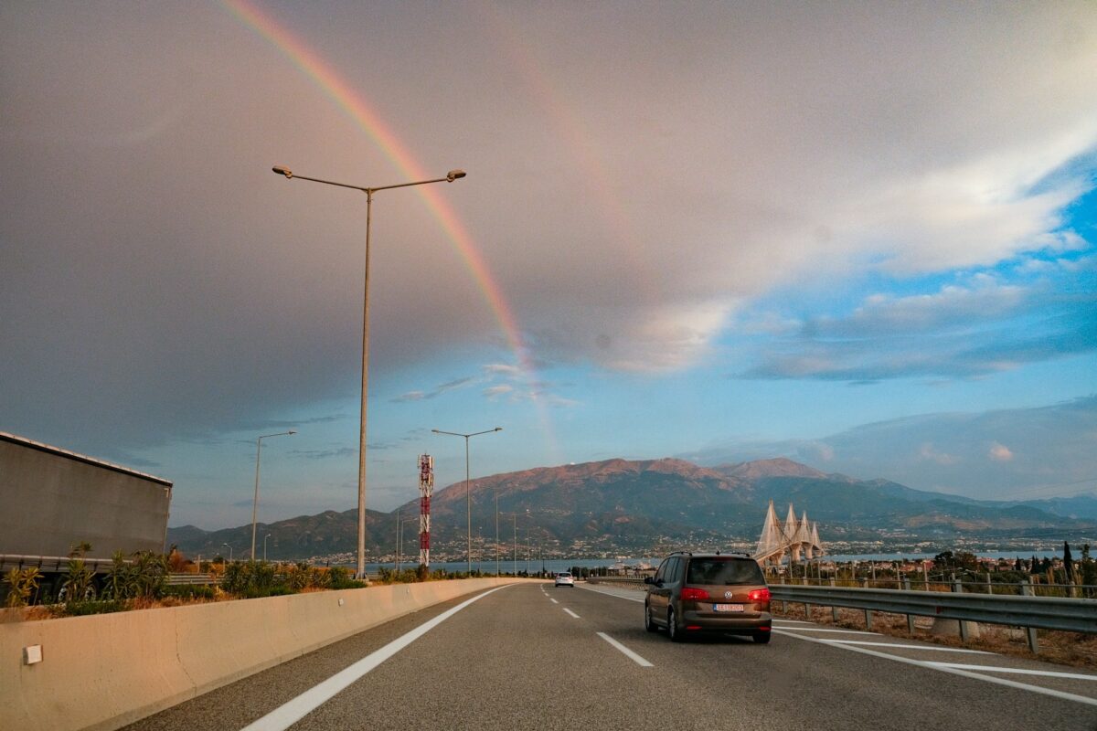Noi limite de viteză pe autostrăzi. Se schimbă și semnele de circulație