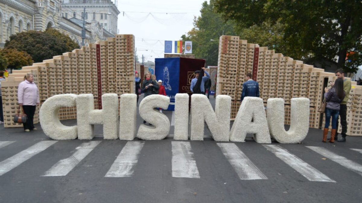 În ajun de hram la Chişinău: zi scurtă şi trafic restricţionat. Când începe distracţia