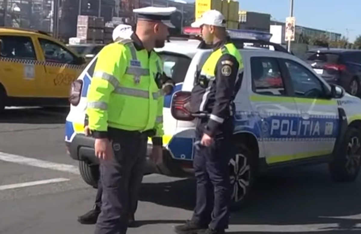 Scandal la demolarea unor anexe ale unei biserici. A fost nevoie de intervenția poliției