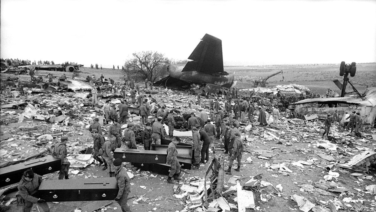 Un avion plin cu scriitori s-a făcut scrum. Impactul a fost colosal. Lacrimi și durere în România