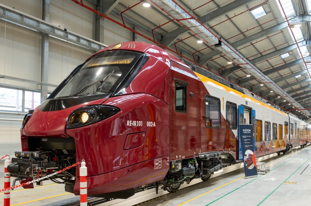 Noul tren electric achiziționat de România, pus în circulație. Cât costă o călătorie și pe ce rute merge
