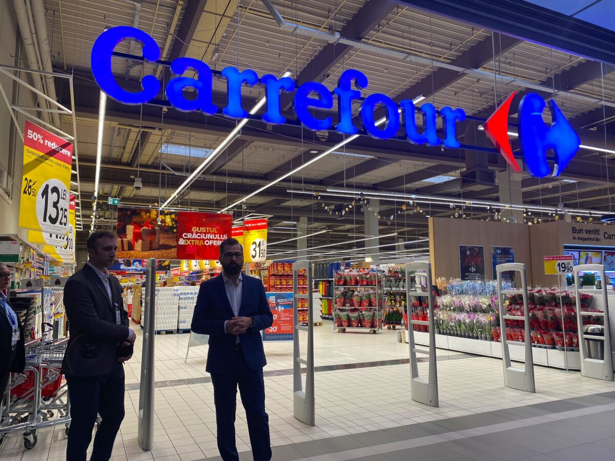 Cum s-ar schimba piața de retail modern prin vânzarea Carrefour. Frații Pavăl, Auchan și Froo (Zabka) ar vrea să cumpere