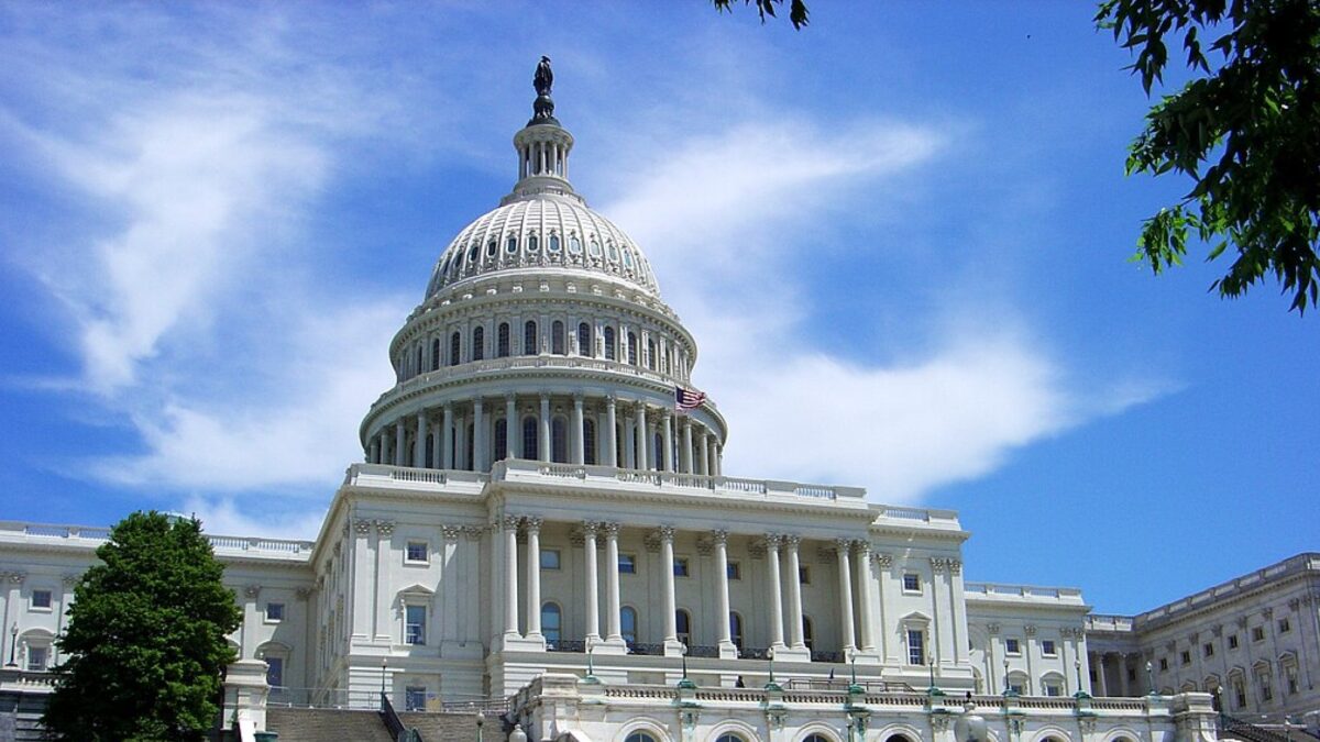 Trump, victorie importantă în Senat. Poate lovi în Iran când vrea