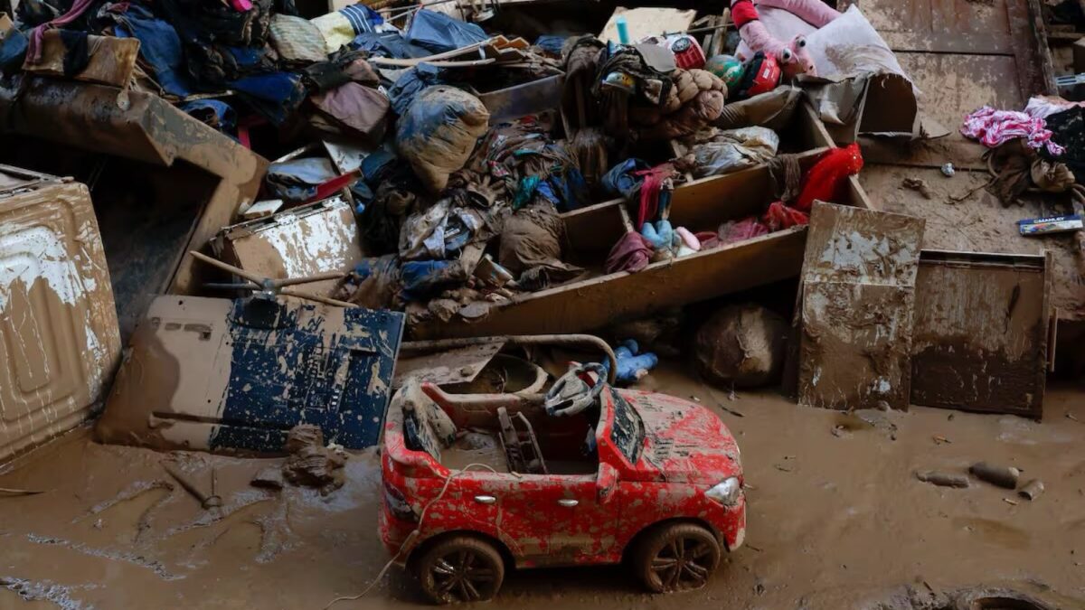 Situație tensionată după inundațiile din Valencia. Șeful provinciei își recunoaște eșecul