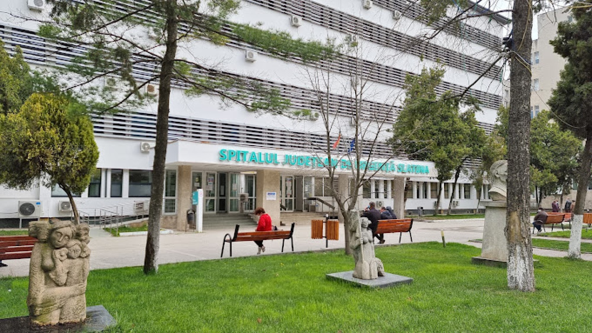 Gândaci în saloane și toalete. Cum arată un spital de stat din România