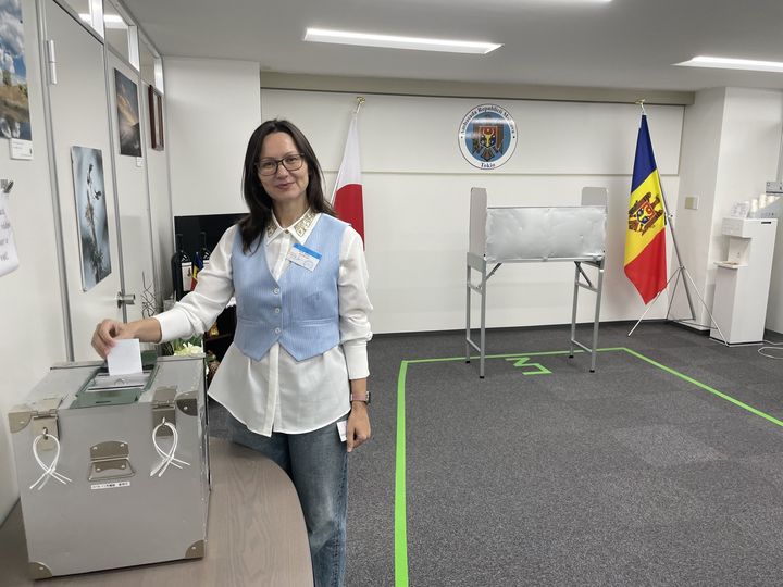 Primele voturi s-au dat în Japonia. 11 turiști moldoveni și-au exercitat dreptul la Tokyo. Video